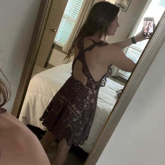 Purple lace dress - Picture 4 of 8